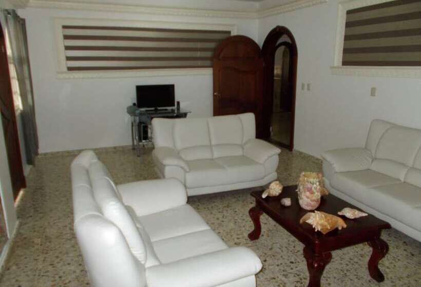 تختخواب و صبحانه Castillo Romano