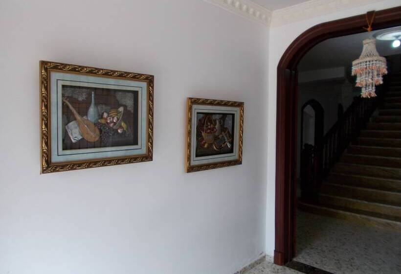 تختخواب و صبحانه Castillo Romano