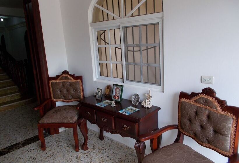 تختخواب و صبحانه Castillo Romano