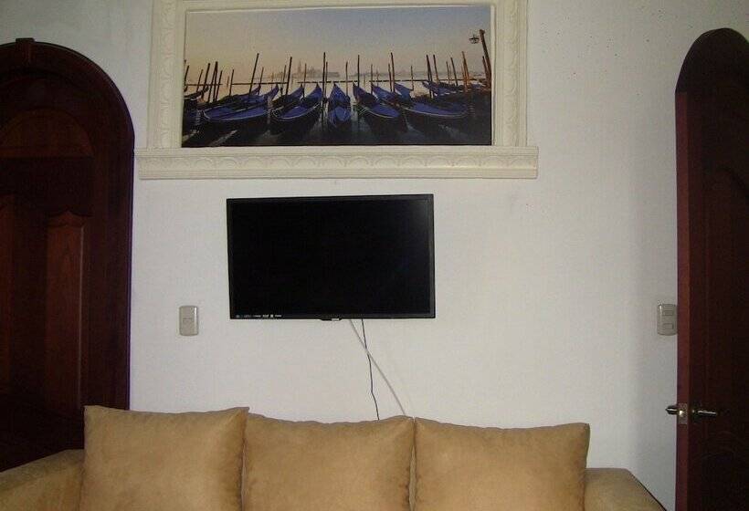 تختخواب و صبحانه Castillo Romano