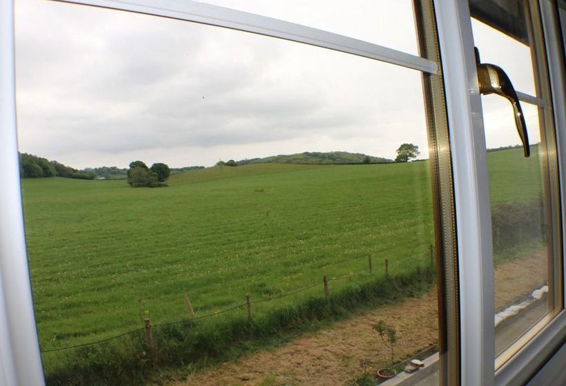 تختخواب و صبحانه Llangeview Lodge