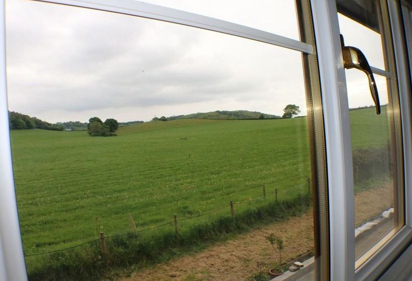 تختخواب و صبحانه Llangeview Lodge