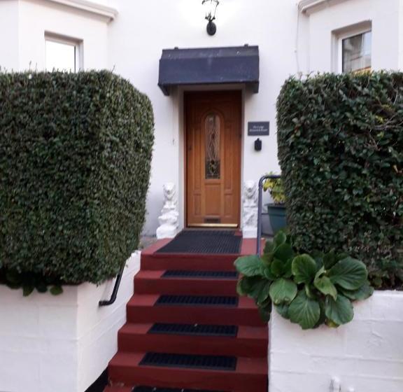 Brunswick Holiday Apartments