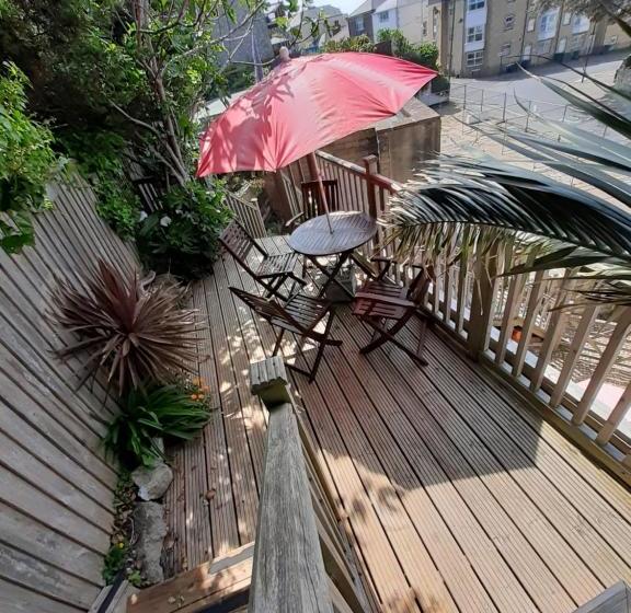 Brunswick Holiday Apartments