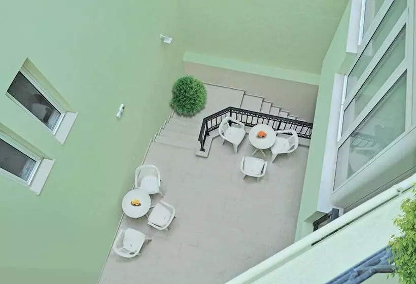 Greta Apartments