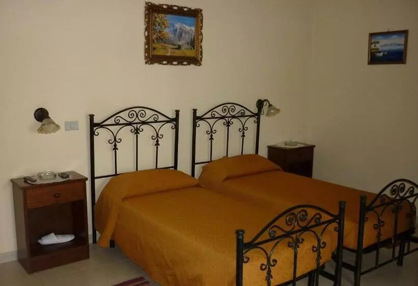 ホテル Albergo Vittoria