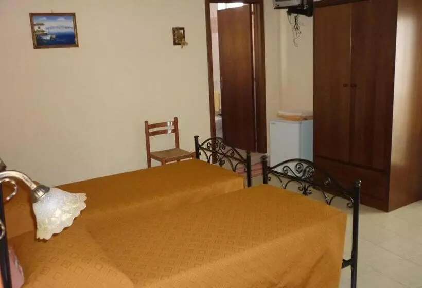 ホテル Albergo Vittoria