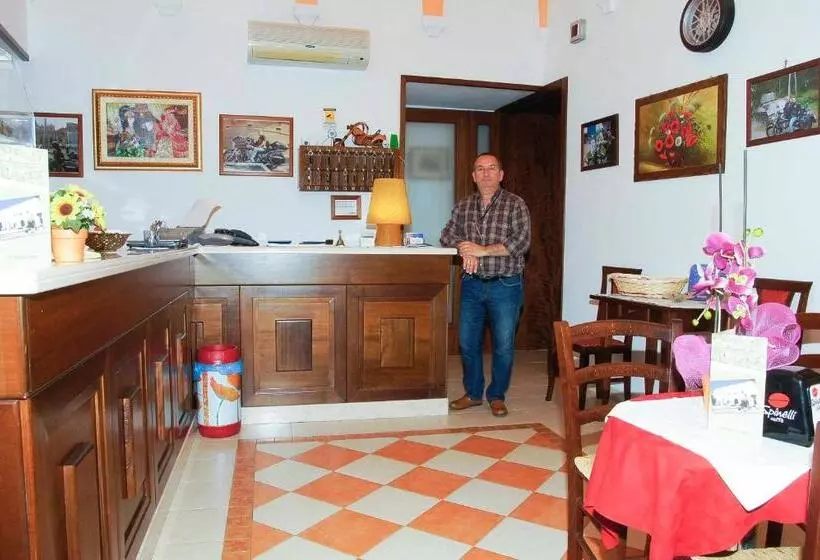 ホテル Albergo Vittoria