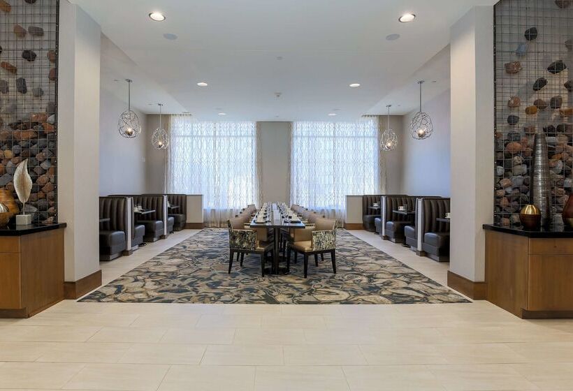 فندق Doubletree By Hilton Evansville