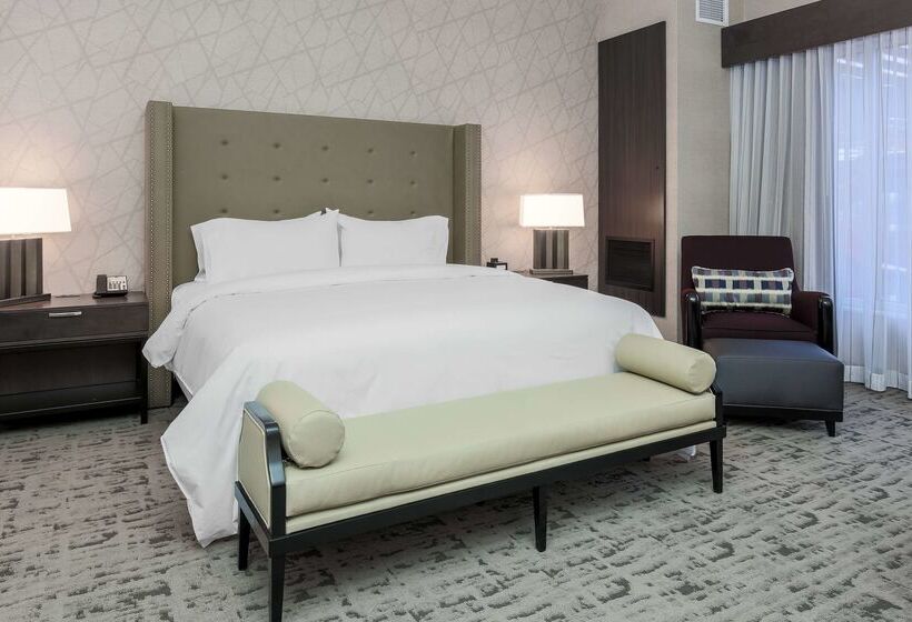 فندق Doubletree By Hilton Evansville