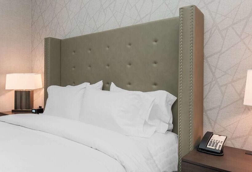 فندق Doubletree By Hilton Evansville