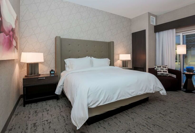 فندق Doubletree By Hilton Evansville