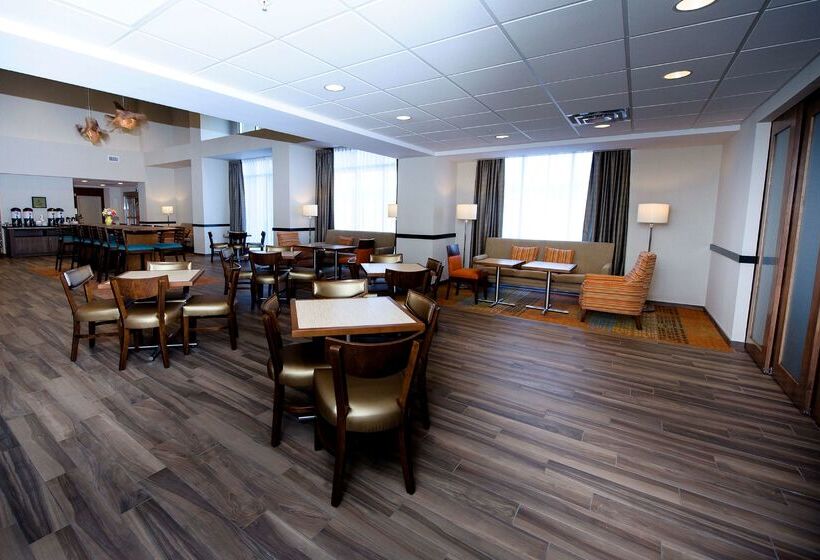 فندق Hampton Inn & Suites By Hilton Truro