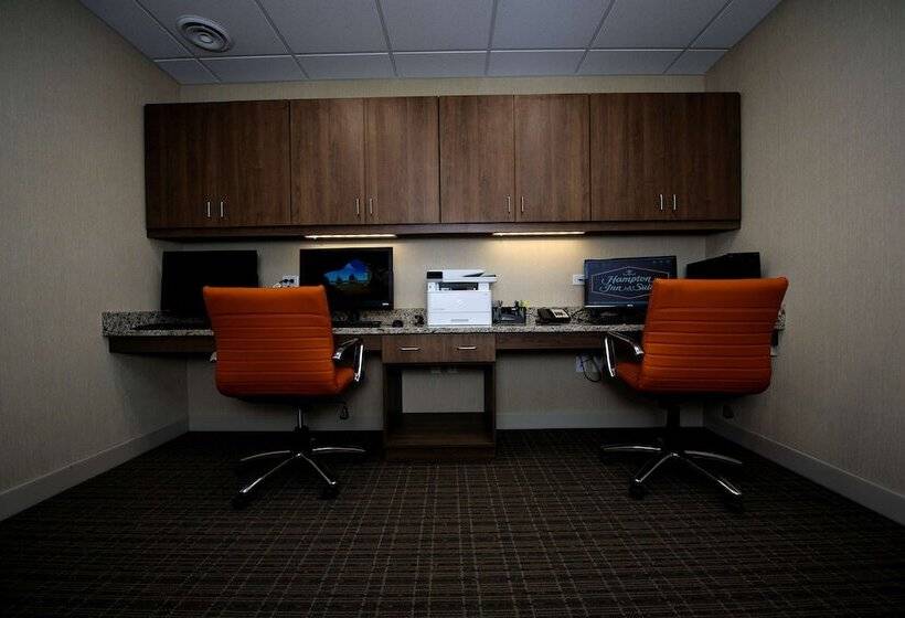 فندق Hampton Inn & Suites By Hilton Truro