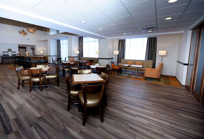 فندق Hampton Inn & Suites By Hilton Truro