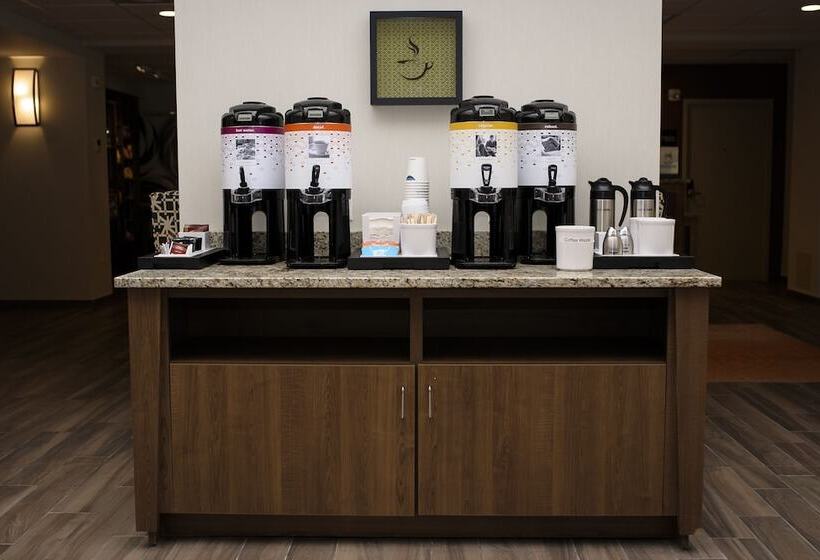 فندق Hampton Inn & Suites By Hilton Truro