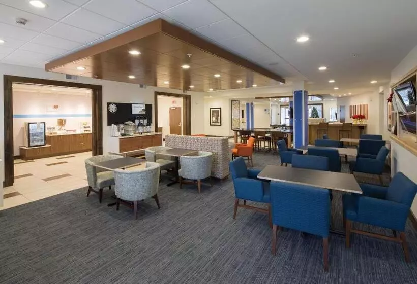 هتل Holiday Inn Express & Suites Alpena   Downtown, An Ihg
