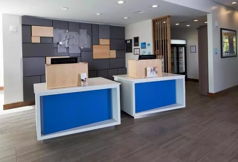 هتل Holiday Inn Express & Suites Alpena   Downtown, An Ihg