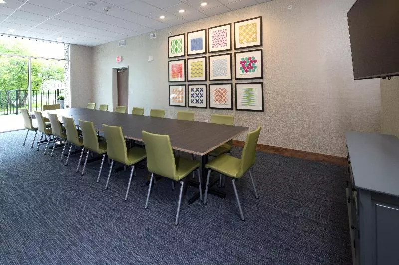 هتل Holiday Inn Express & Suites Alpena   Downtown, An Ihg