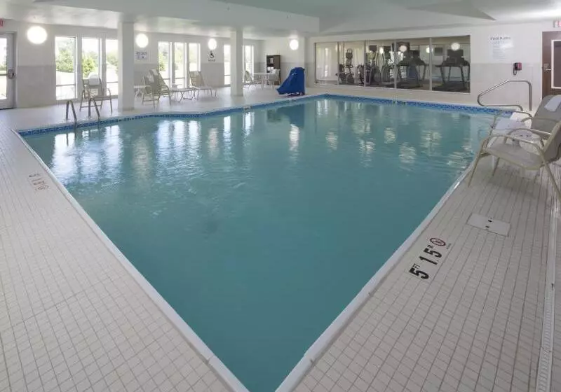 هتل Holiday Inn Express & Suites Alpena   Downtown, An Ihg