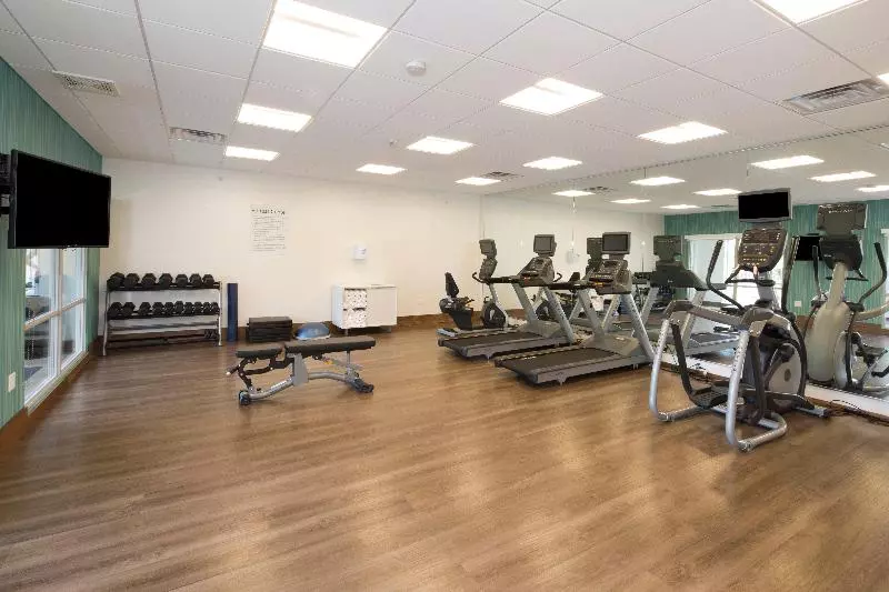 هتل Holiday Inn Express & Suites Alpena   Downtown, An Ihg