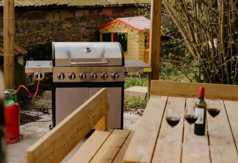 ホテル Little England Retreats   Cottage, Yurt And Shepherd Huts