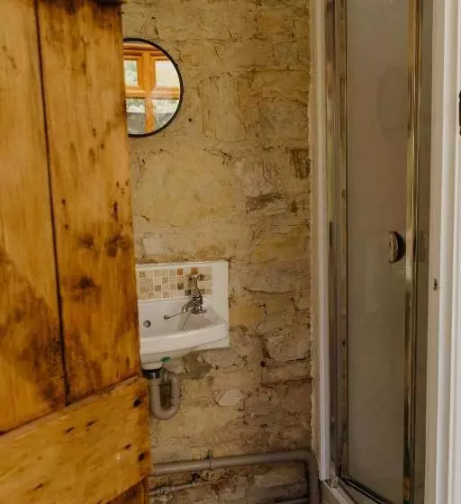 ホテル Little England Retreats   Cottage, Yurt And Shepherd Huts