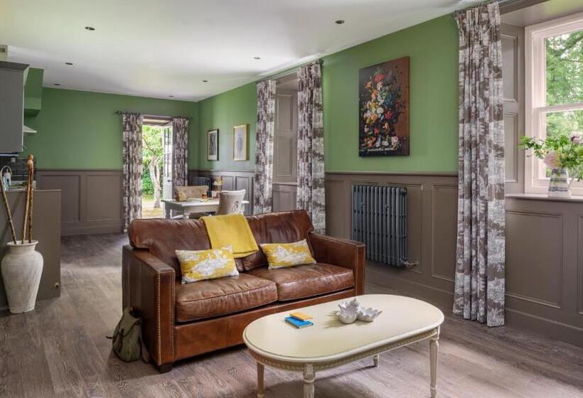 Meikleour Arms Hotel And Restaurant