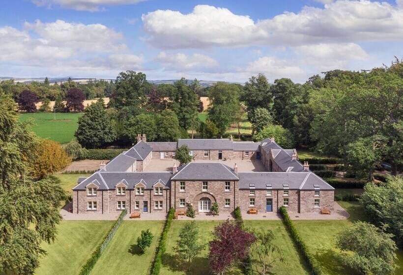 Meikleour Arms Hotel And Restaurant