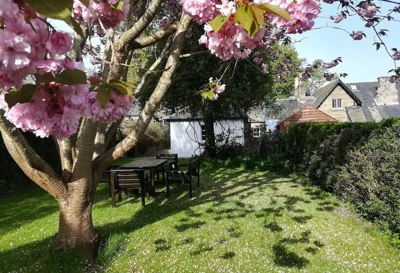 Meikleour Arms Hotel And Restaurant