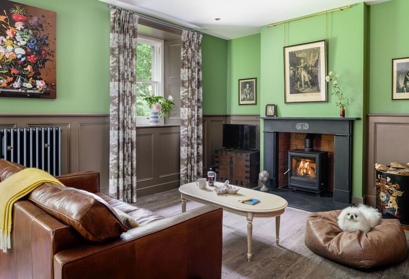 Meikleour Arms Hotel And Restaurant