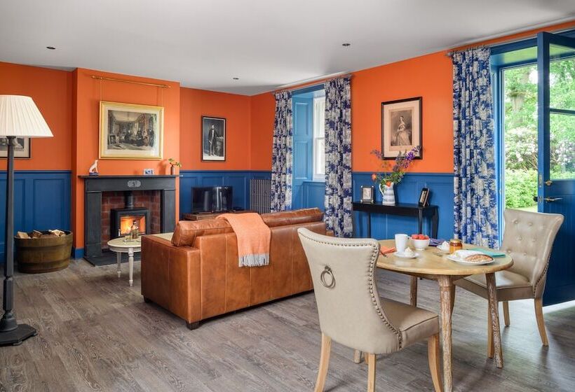 Meikleour Arms Hotel And Restaurant