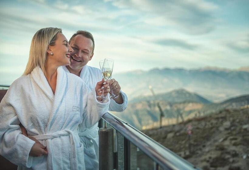 בית מלון כפרי Noc Na Chopku, Rotunda