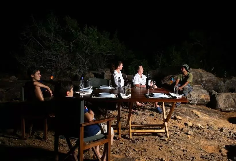 ホテル Ruhunu Safari Camping