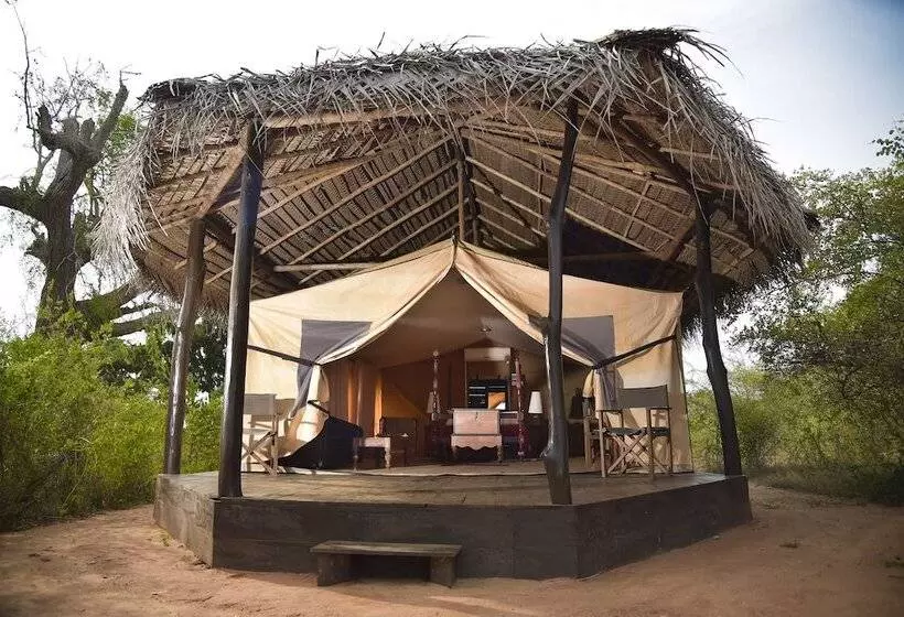 ホテル Ruhunu Safari Camping