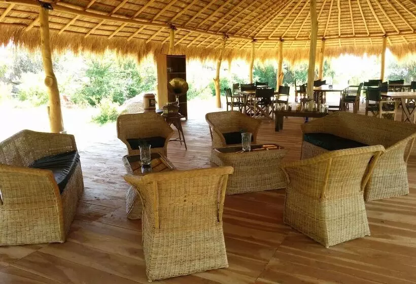 ホテル Ruhunu Safari Camping
