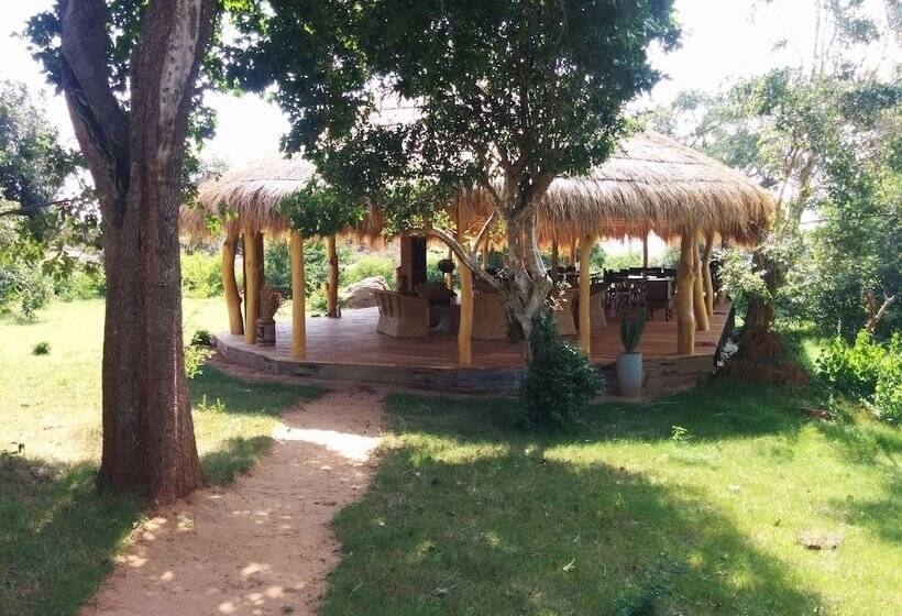 ホテル Ruhunu Safari Camping