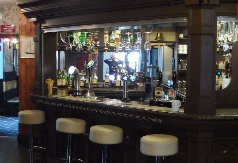 בית מלון כפרי Schooner