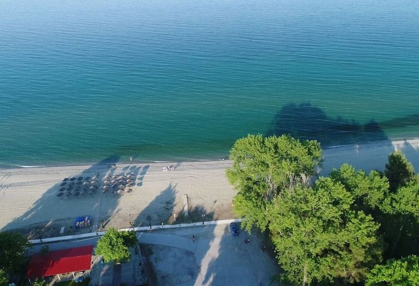 فندق Sintrivanis Beach Resort