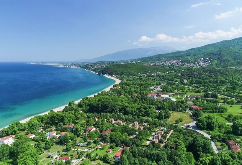 فندق Sintrivanis Beach Resort