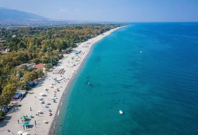 ホテル Sintrivanis Beach Resort