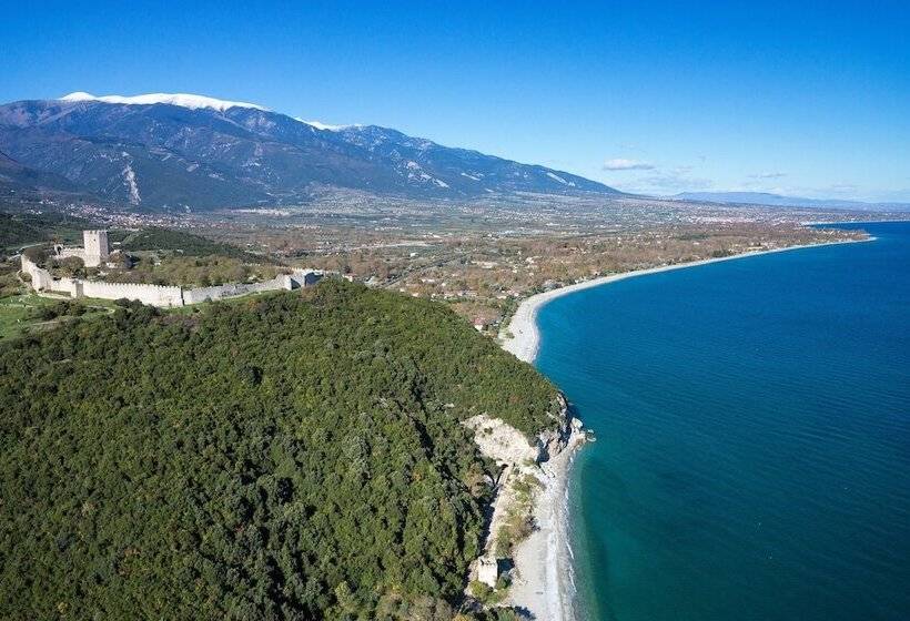 فندق Sintrivanis Beach Resort