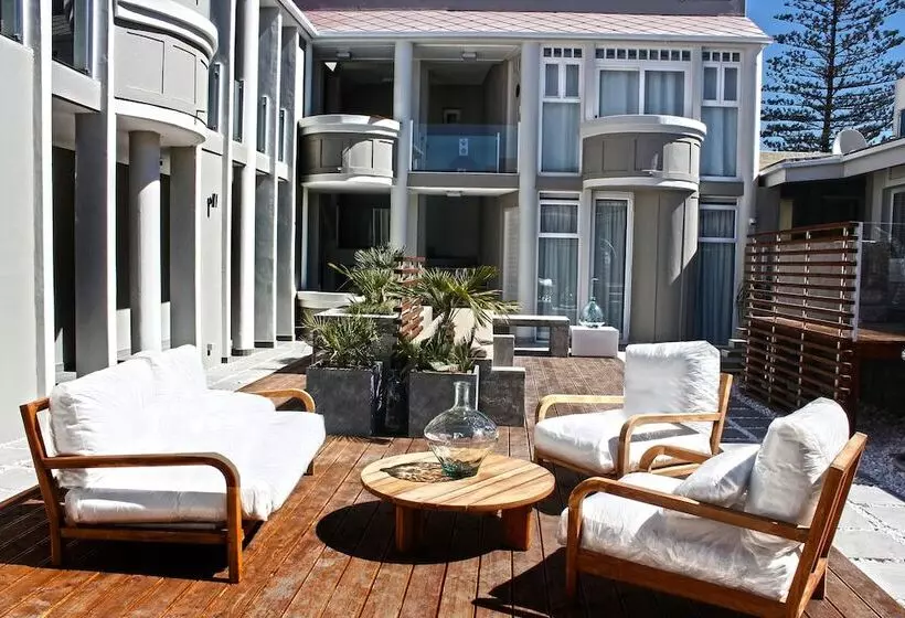 هتل Swakopmund Luxury Suites