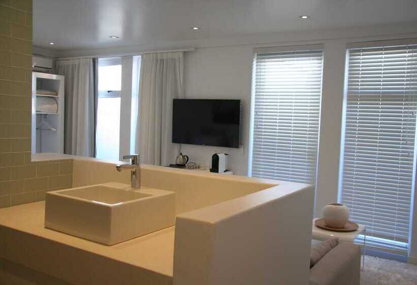 هتل Swakopmund Luxury Suites