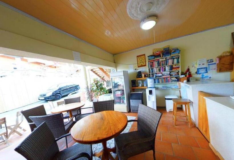 هتل The Naturalist Beach Resort