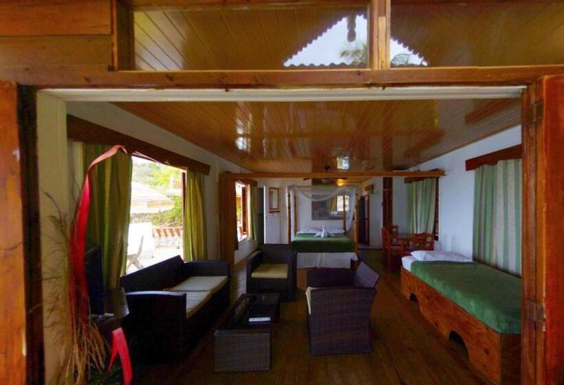 هتل The Naturalist Beach Resort