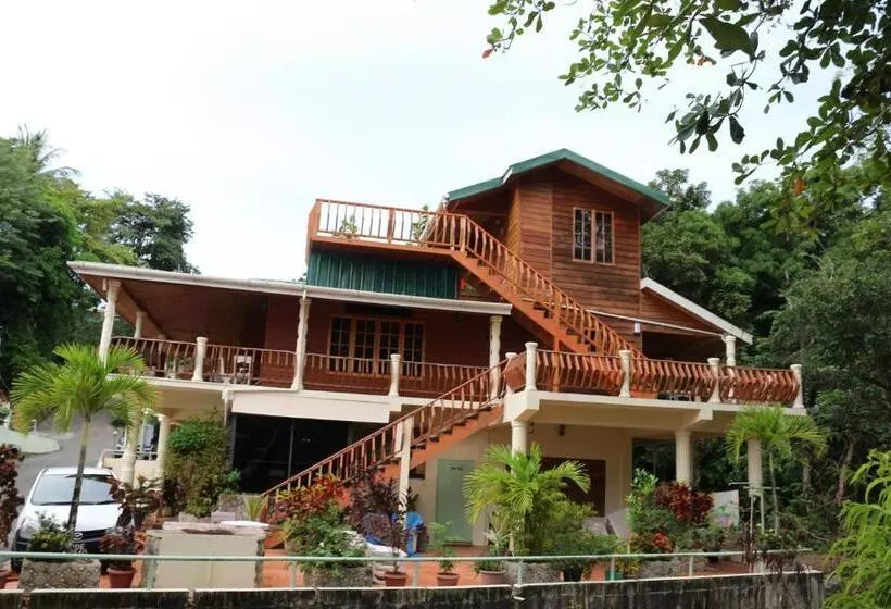 هتل The Naturalist Beach Resort