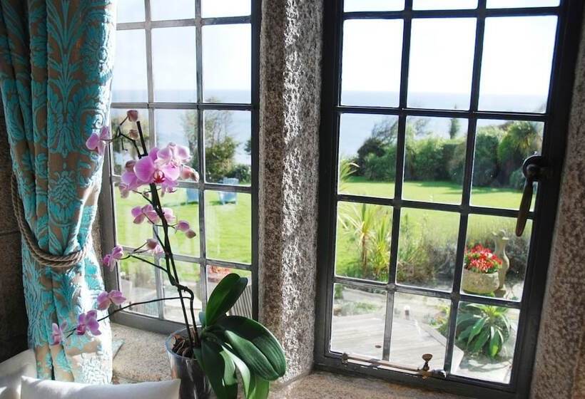 Hotel Trevalsa Court