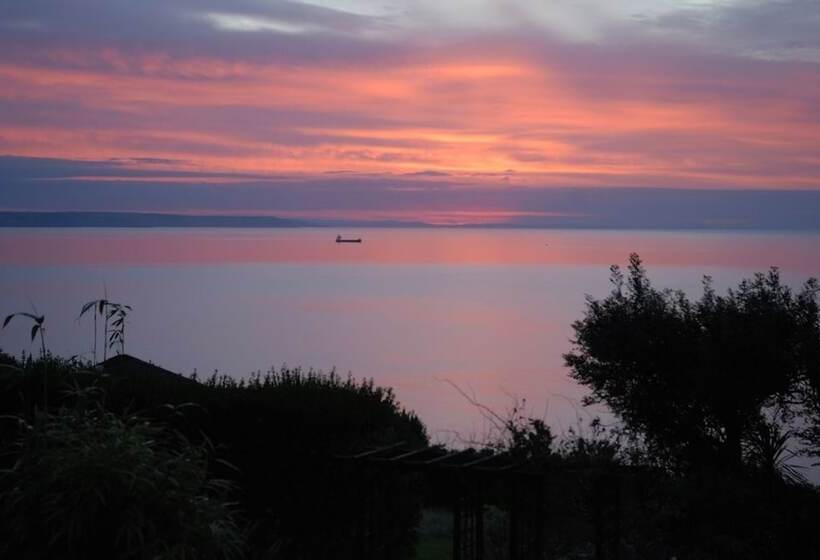 Hotel Trevalsa Court