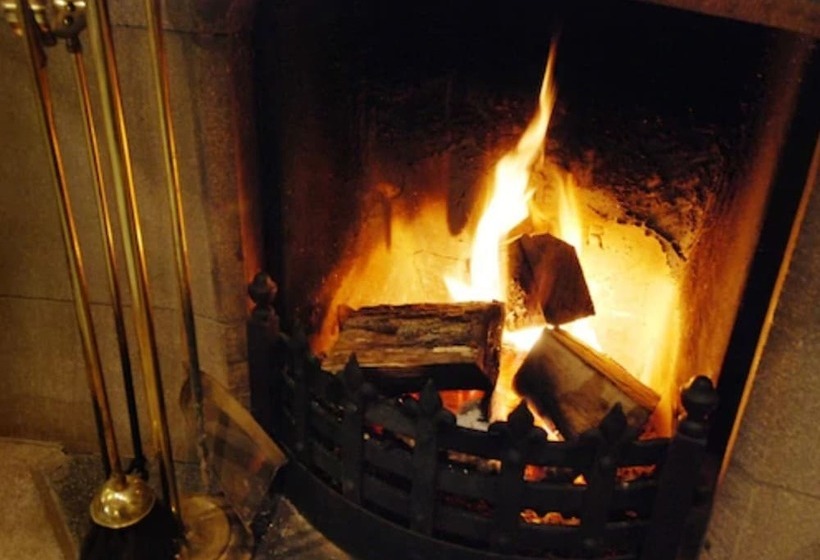 Hotel Trevalsa Court